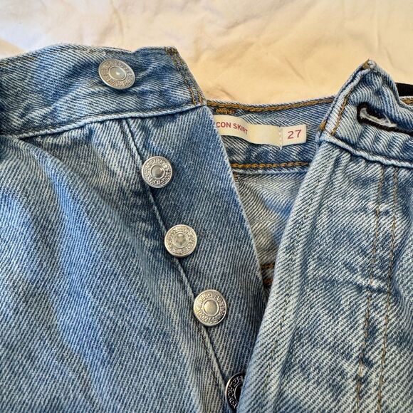 Levi's Icon Denim Mini Skirt Woven Minutes Sz 27 Button Fly - Picture 5 of 9